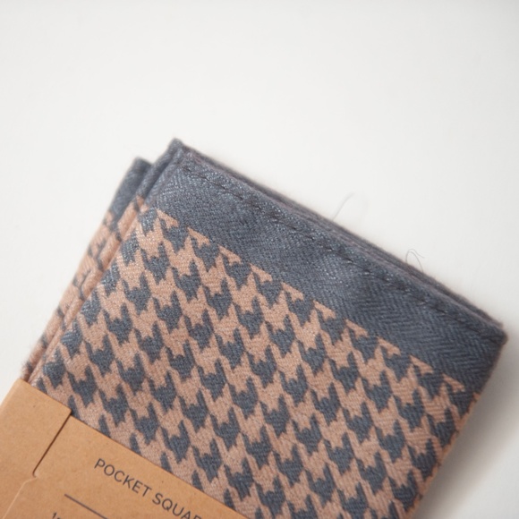 Sprezza NYC Herringbone Pocket Square - Picture 5 of 5